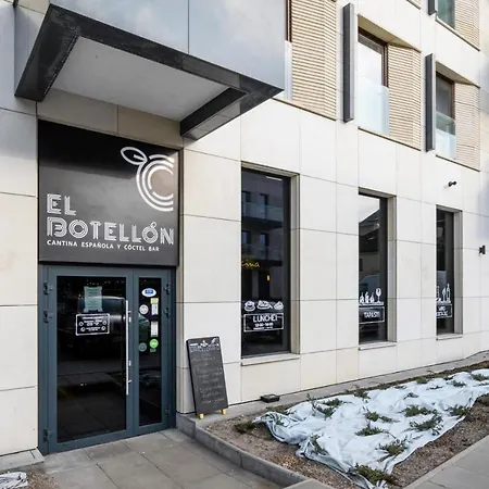 Bulwary Wislane P&O Serviced Apartments With Ac Varšava Exteriér fotografie